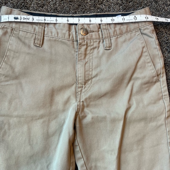 Boys Volcom Shorts - Picture 5 of 5